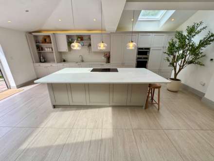 OUTWOOD ROAD, Heald Green SK8 3JQ, Image 2
