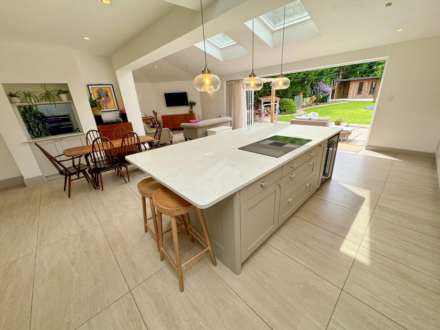 OUTWOOD ROAD, Heald Green SK8 3JQ, Image 4
