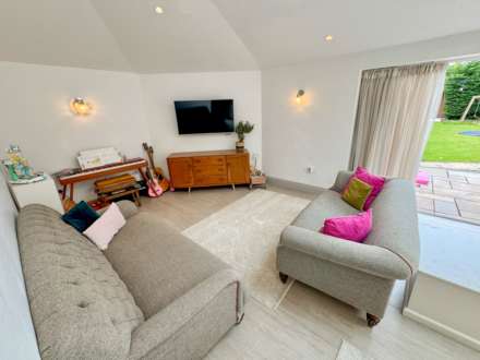 OUTWOOD ROAD, Heald Green SK8 3JQ, Image 7