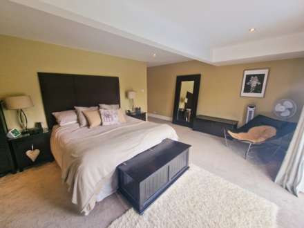 WOODFORD ROAD, Woodford SK7 1QE, Image 31