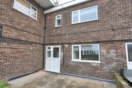 3 Bedroom Maisonette, Fiveways Parade, Hazel Grove