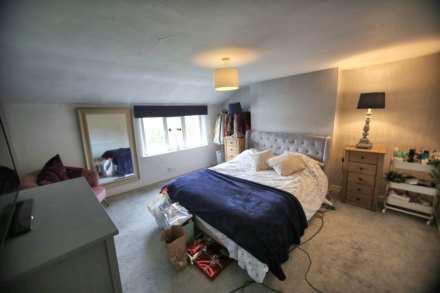 Woodford Road, Wilmslow, Image 4