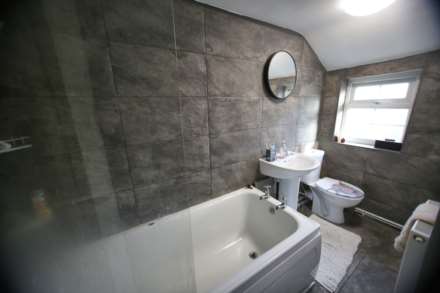 Woodford Road, Wilmslow, Image 6