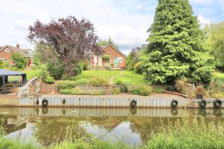 Cedarway, Bollington, Image 14