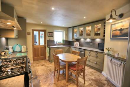 Calder Close, Bollington, Image 4
