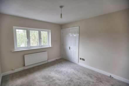 Holmeswood Close, Wilmslow, Image 6