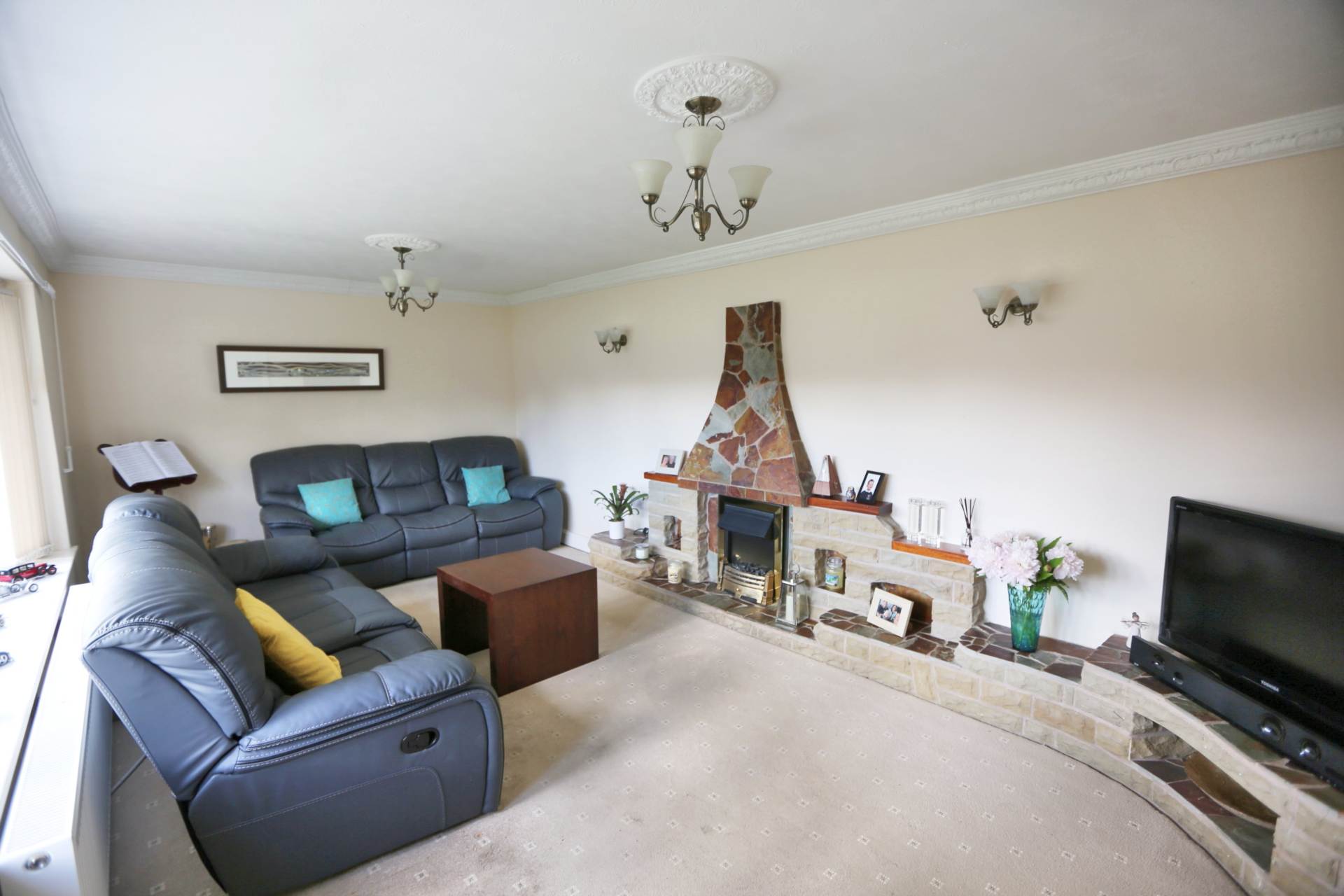 Calder Close, Bollington, Image 2
