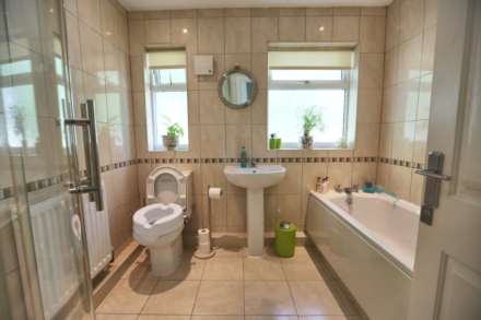 Calder Close, Bollington, Image 8