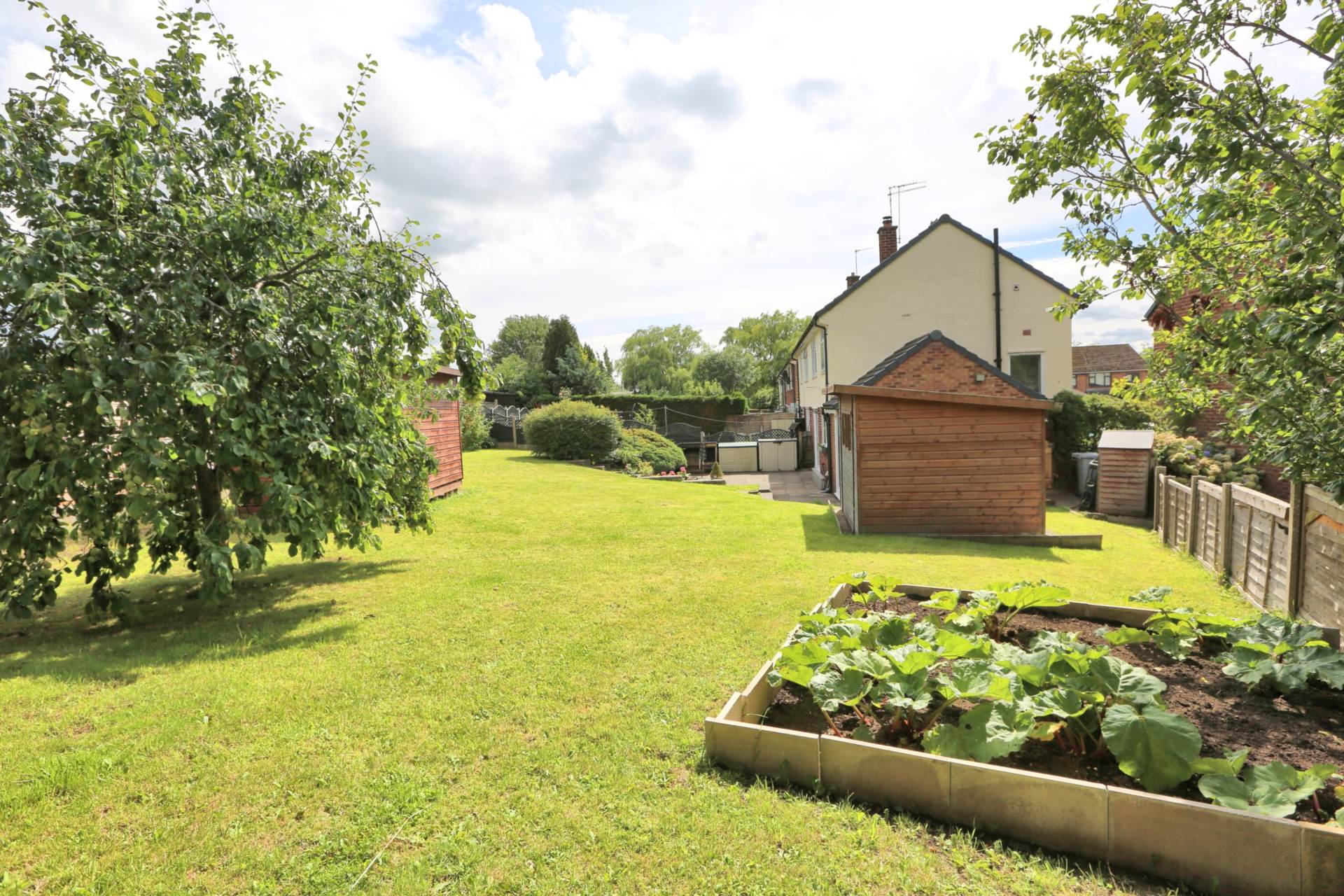 Queens Close, Bollington, Image 13