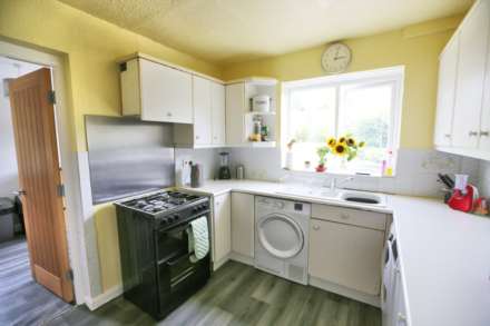 Queens Close, Bollington, Image 4