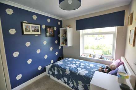 Queens Close, Bollington, Image 8