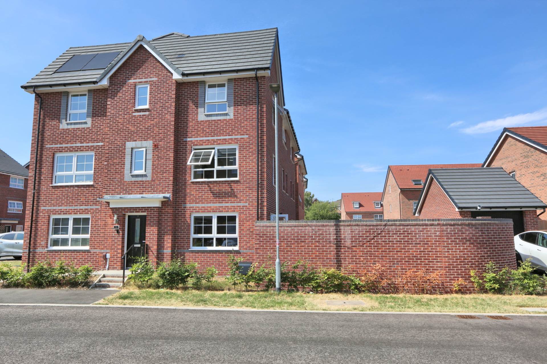 Sunnyside Close, Macclesfield, Image 1