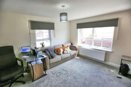 Sunnyside Close, Macclesfield, Image 4