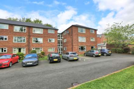2 Bedroom Flat, Tytherington Court, Tytherington