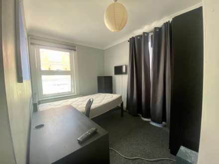 Erleigh Road, Reading, Image 17