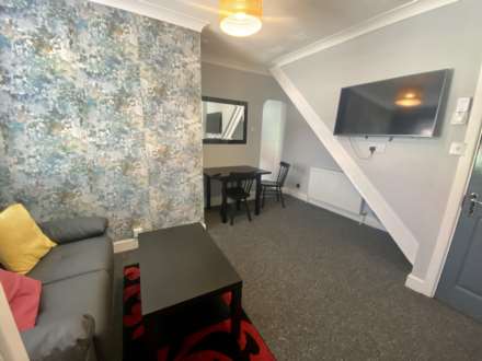 Erleigh Road, Reading, Image 4