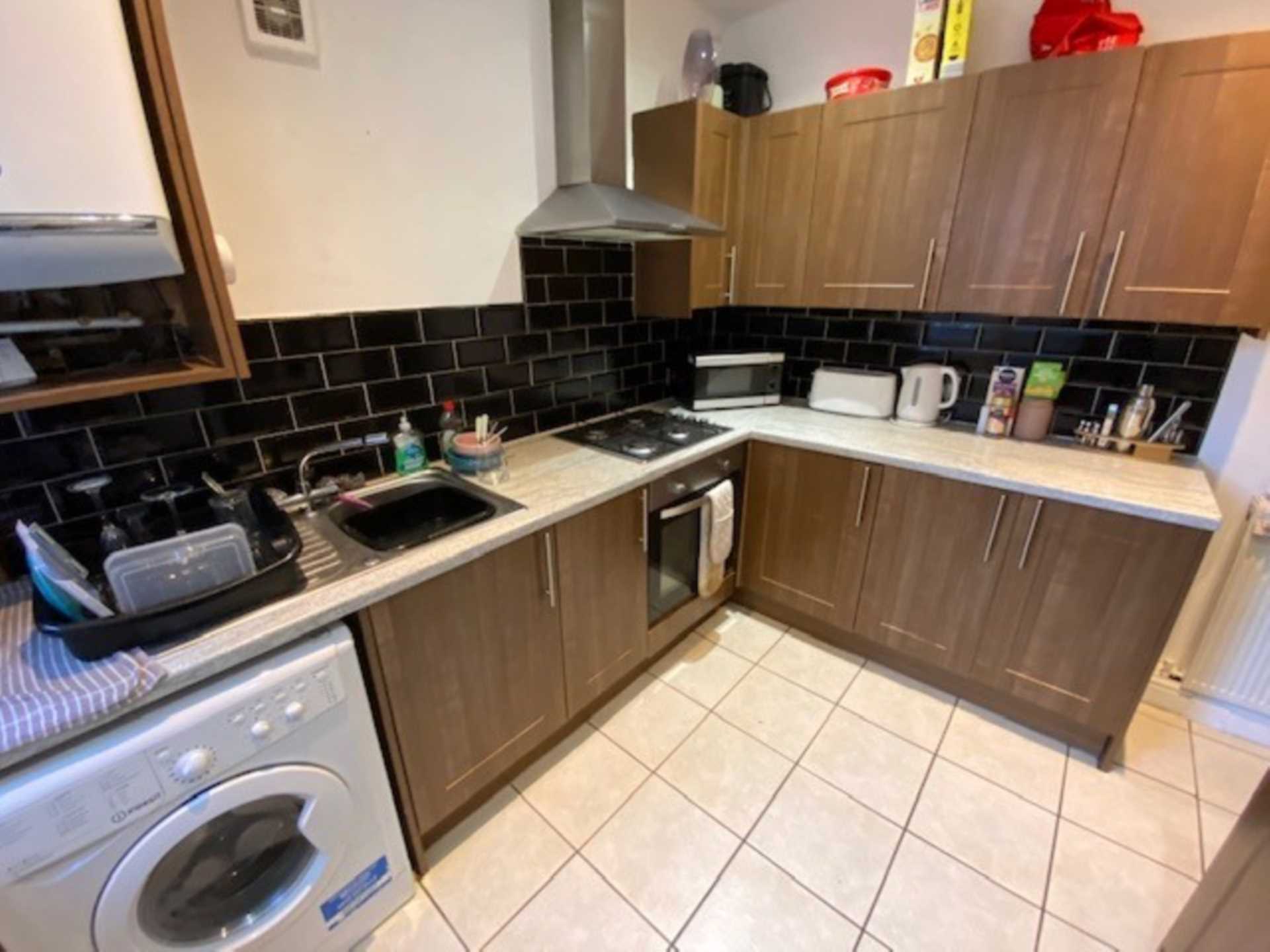 4 Bed Property, Milnthorpe Street Mistoria Estate Agents