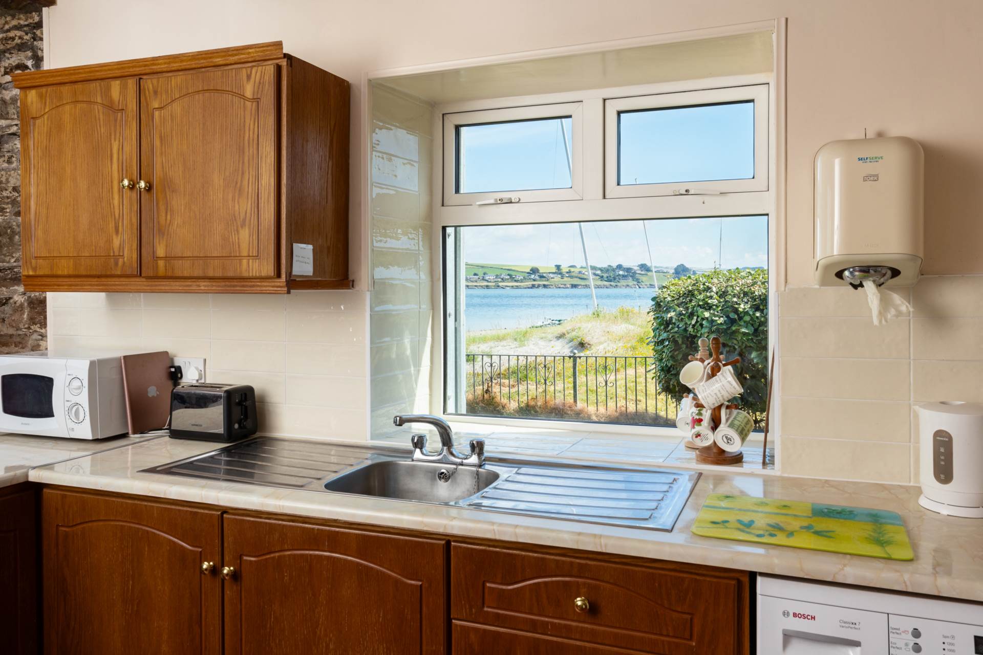 The Boathouse, Woodpoint, Courtmacsherry P72 VA44