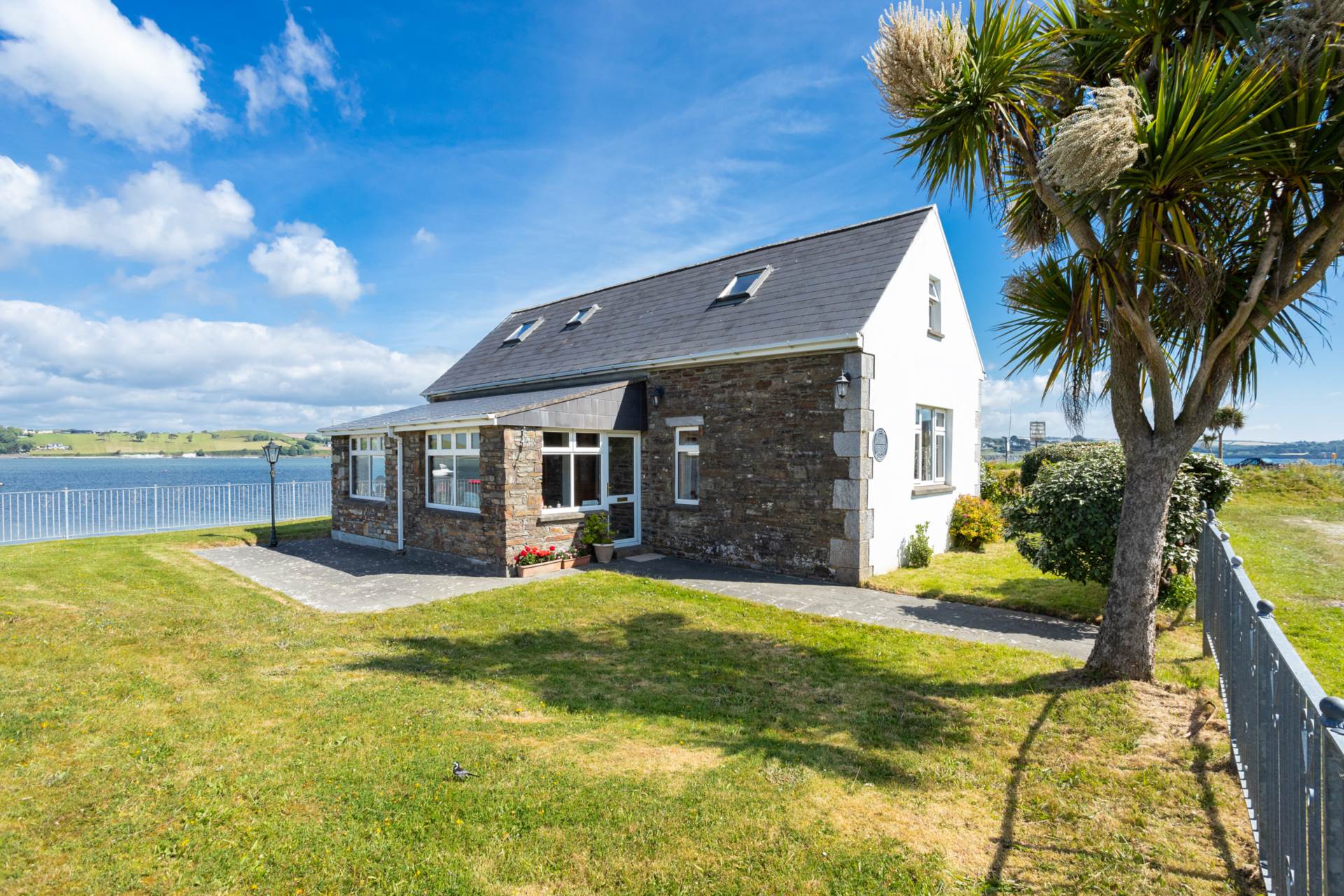 The Boathouse, Woodpoint, Courtmacsherry P72 VA44