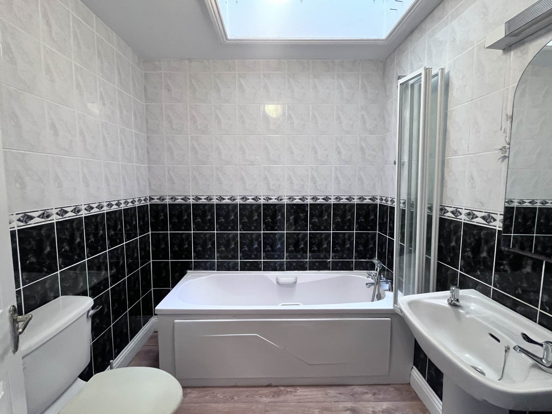 3 Laurel House, College Court, Clonakilty, Co. Cork P85 Y924 3 Laurel House, College Court, Clonakilty, Co. Cork P85 Y924