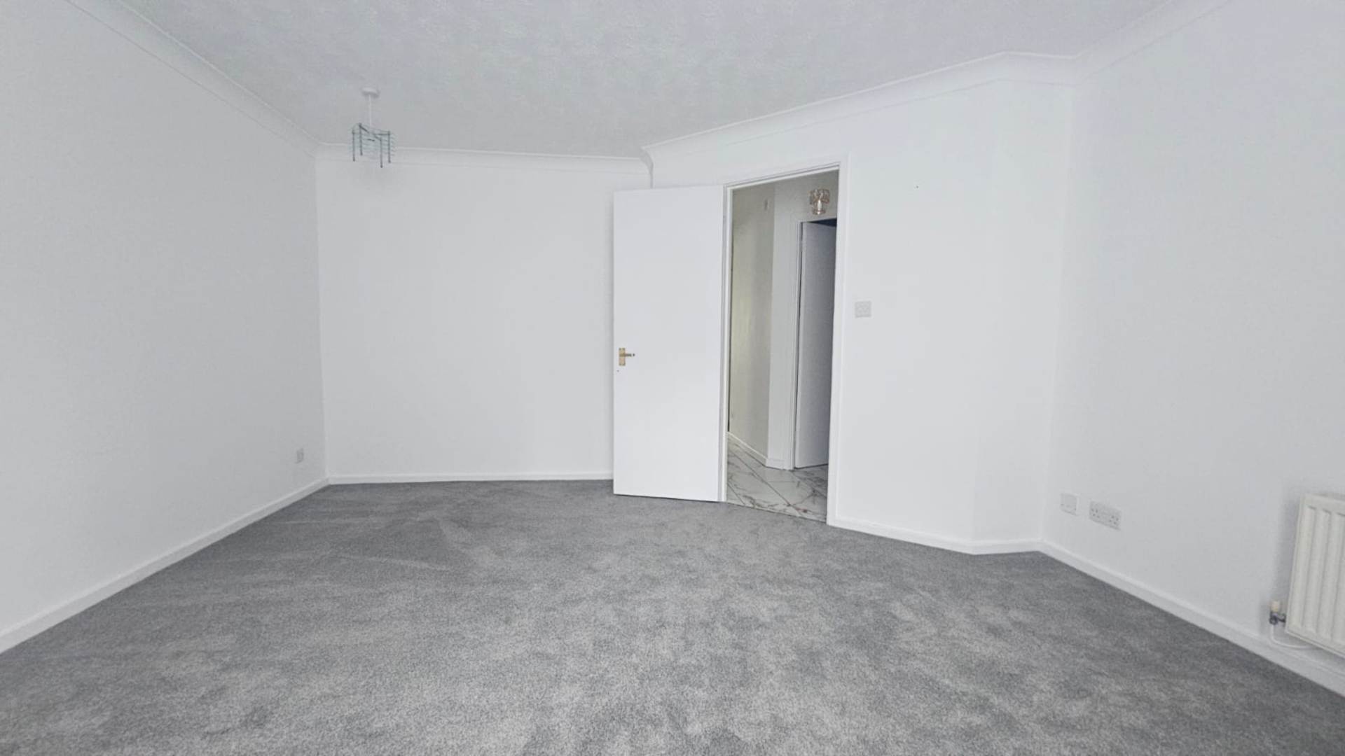 North Row, Milton Keynes, Image 1