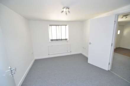 Queensway, Bletchley, Image 4