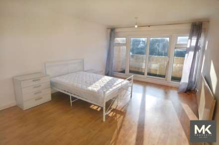 1 Bedroom Room (Double), Marigold Place, Conniburrow