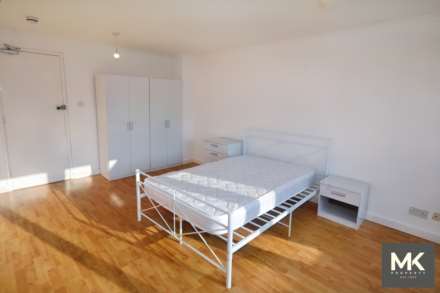 Marigold Place, Conniburrow, Image 3