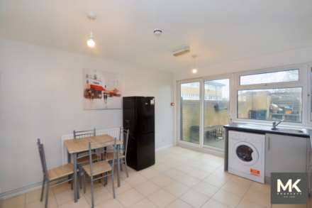 Marigold Place, Conniburrow, Image 4