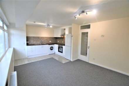 Gurnards Avenue, Fishermead, Image 3