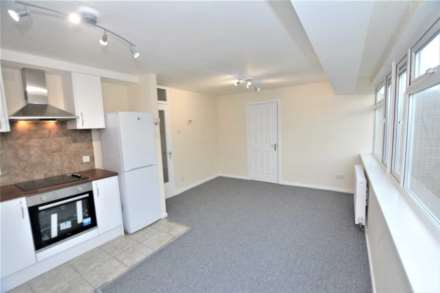 Gurnards Avenue, Fishermead, Image 4