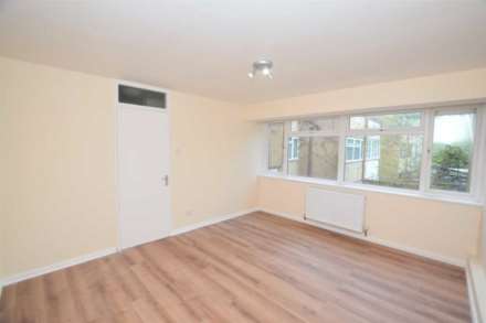 Gurnards Avenue, Fishermead, Image 7