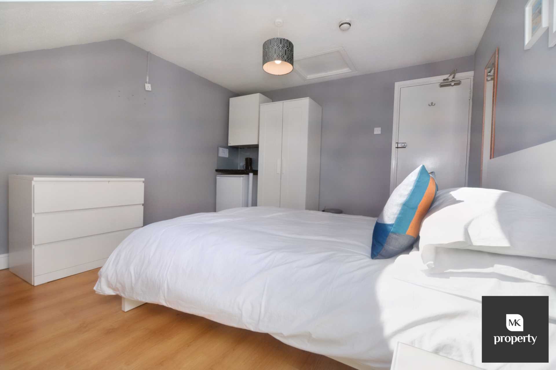 South Ninth Street, Central Milton Keynes, Image 3