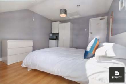 South Ninth Street, Central Milton Keynes, Image 3