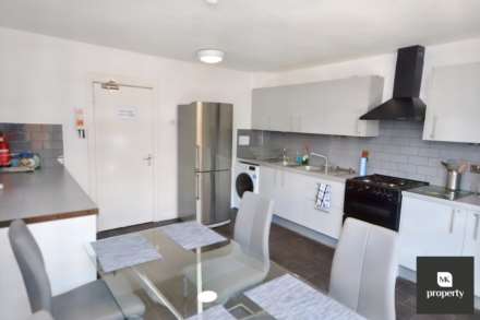 South Ninth Street, Central Milton Keynes, Image 6