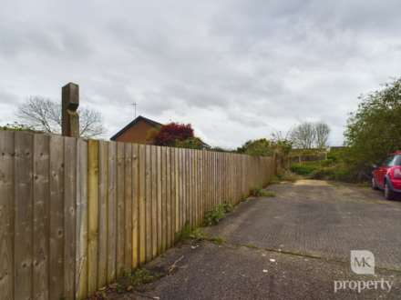 Greenwich Gardens, Newport Pagnell, Image 9