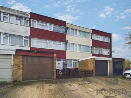3 Bedroom Town House, Rydal Way, Bletchley