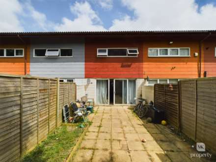 Sunningdale Way, Bletchley, Image 11