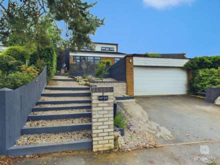 5 Bedroom Detached, Chestnut Hill, Linslade
