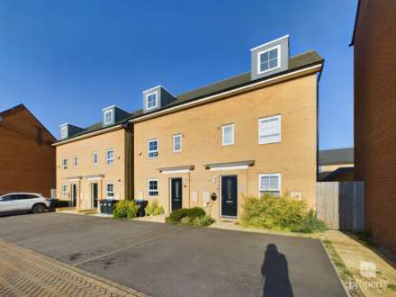 4 Bedroom Semi-Detached, Bolebec Avenue, Eagle Farm South