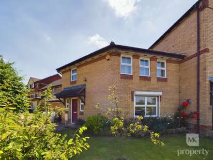 4 Bedroom End Terrace, Rhodes Place, Oldbrook