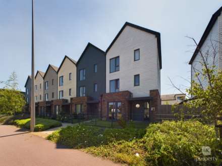 4 Bedroom End Terrace, Countess Way, Broughton, Milton Keynes