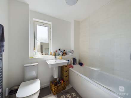 Countess Way, Broughton, Milton Keynes, Image 16