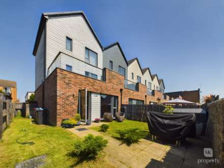 Countess Way, Broughton, Milton Keynes, Image 18