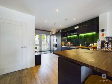 Countess Way, Broughton, Milton Keynes, Image 7
