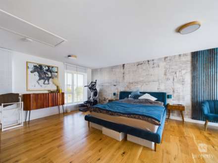 Countess Way, Broughton, Milton Keynes, Image 9