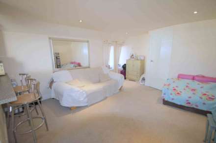 Herriotts Lane, Wellingborough, Image 3