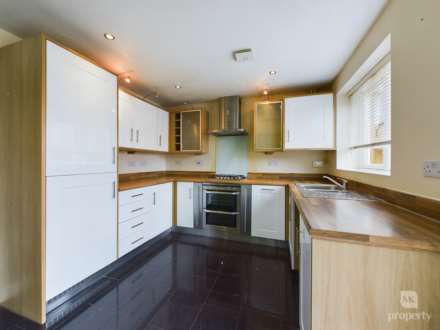 Lamour Lane, Oxley Park, Image 4