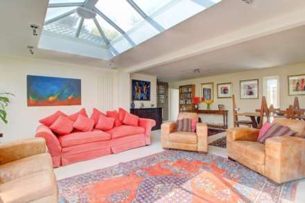 4 Bedroom Semi-Detached Bungalow, Marshworth, Tinkers Bridge