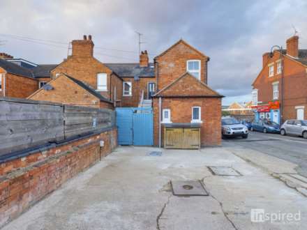 2 Bedroom Maisonette, Jersey Road, Wolverton